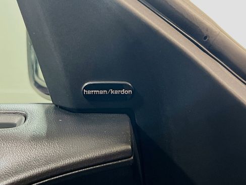 Used 2022 Dodge Charger SRT Hellcat w/ Harman/Kardon Audio Group image 15