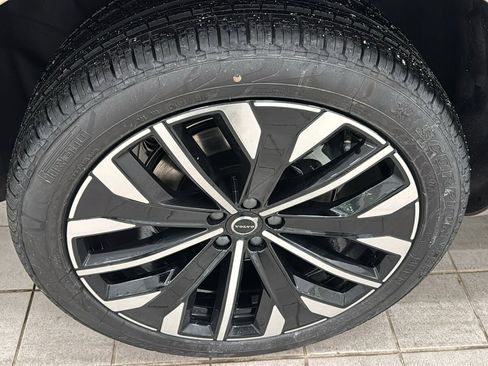 New 2026 Volvo XC90 T8 Plus image 32