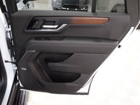 New 2026 GMC Yukon Denali w/ Denali Reserve Package AWD/4WD image 31