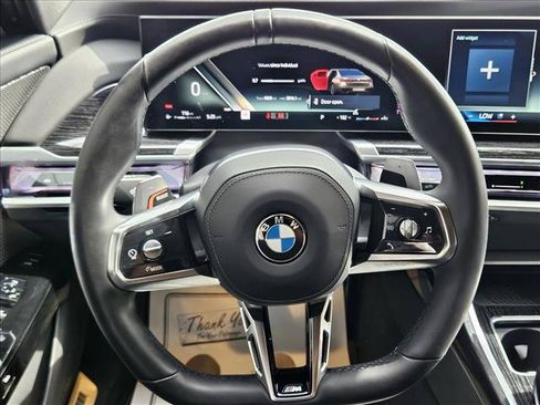Used 2025 BMW 760i xDrive w/ Executive Package AWD/4WD image 19