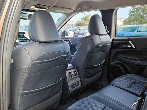 Used 2022 Mitsubishi Outlander SEL image 17