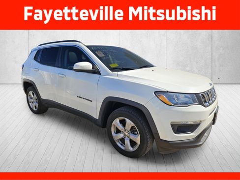 Used 2019 Jeep Compass Latitude w/ Popular Equipment Group AWD/4WD image 3
