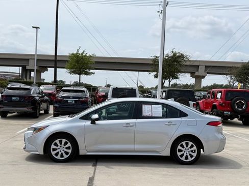Used 2026 Toyota Corolla LE image 8