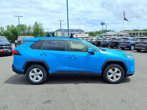 Used 2019 Toyota RAV4 XLE w/ Convenience Package AWD/4WD image 7