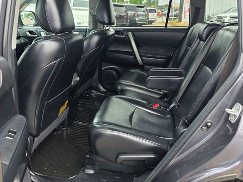 Used 2012 Toyota Highlander SE w/ Convenience Pkg AWD/4WD image 14