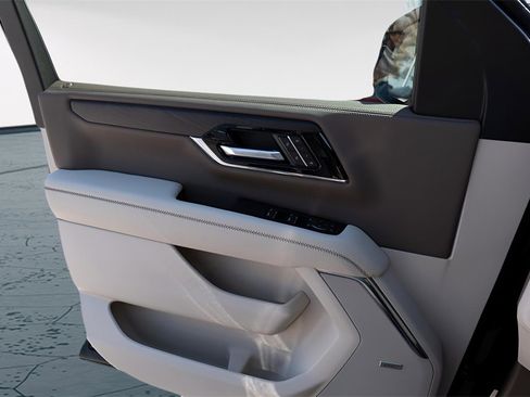 New 2026 GMC Yukon XL Denali w/ Denali Reserve Package image 19