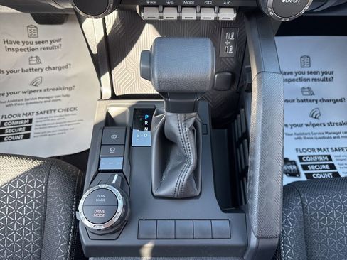 New 2026 Toyota 4Runner SR5 AWD/4WD image 18