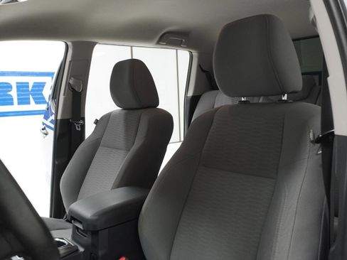 Used 2019 Toyota Tacoma SR5 RWD image 9