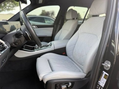 Certified 2024 BMW X5 xDrive40i w/ M Sport Package AWD/4WD image 10