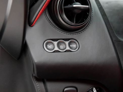 New 2026 McLaren 750S image 24