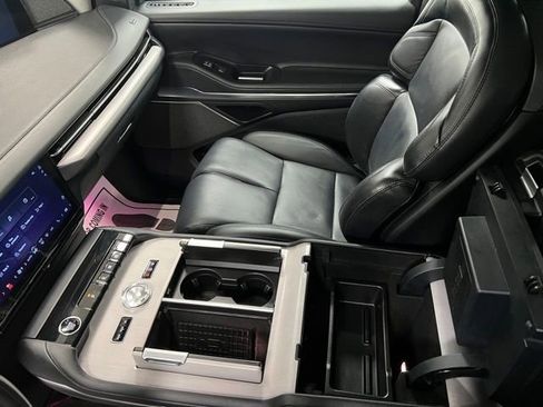 Used 2025 Lincoln Navigator L Reserve image 41