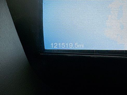Used 2017 Ford Explorer XLT w/ Equipment Group 202A FWD image 19