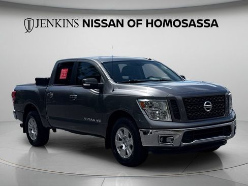 Used 2019 Nissan Titan SV AWD/4WD image 15