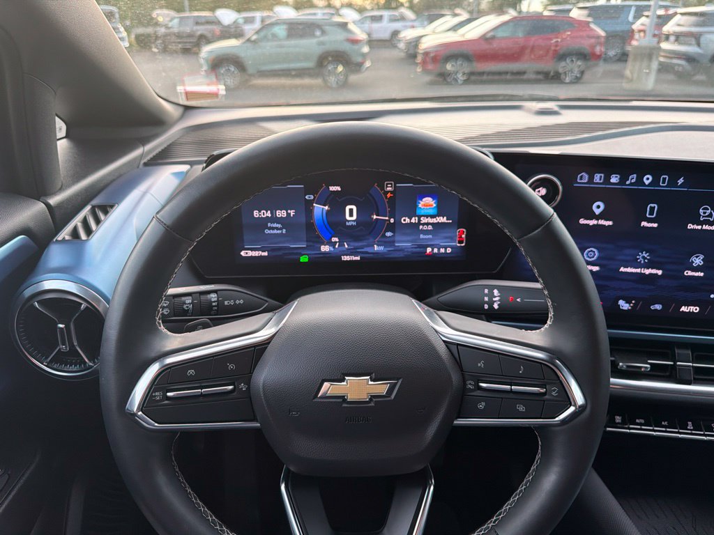 Used 2024 Chevrolet Equinox EV LT FWD image 14