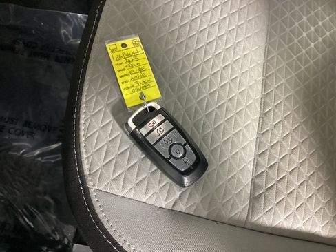 Certified 2023 Ford Escape Active AWD/4WD image 30