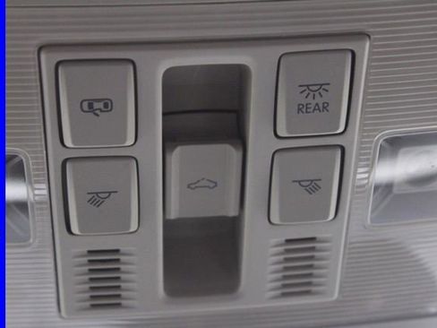 Used 2023 Volkswagen Atlas SEL Premium image 33