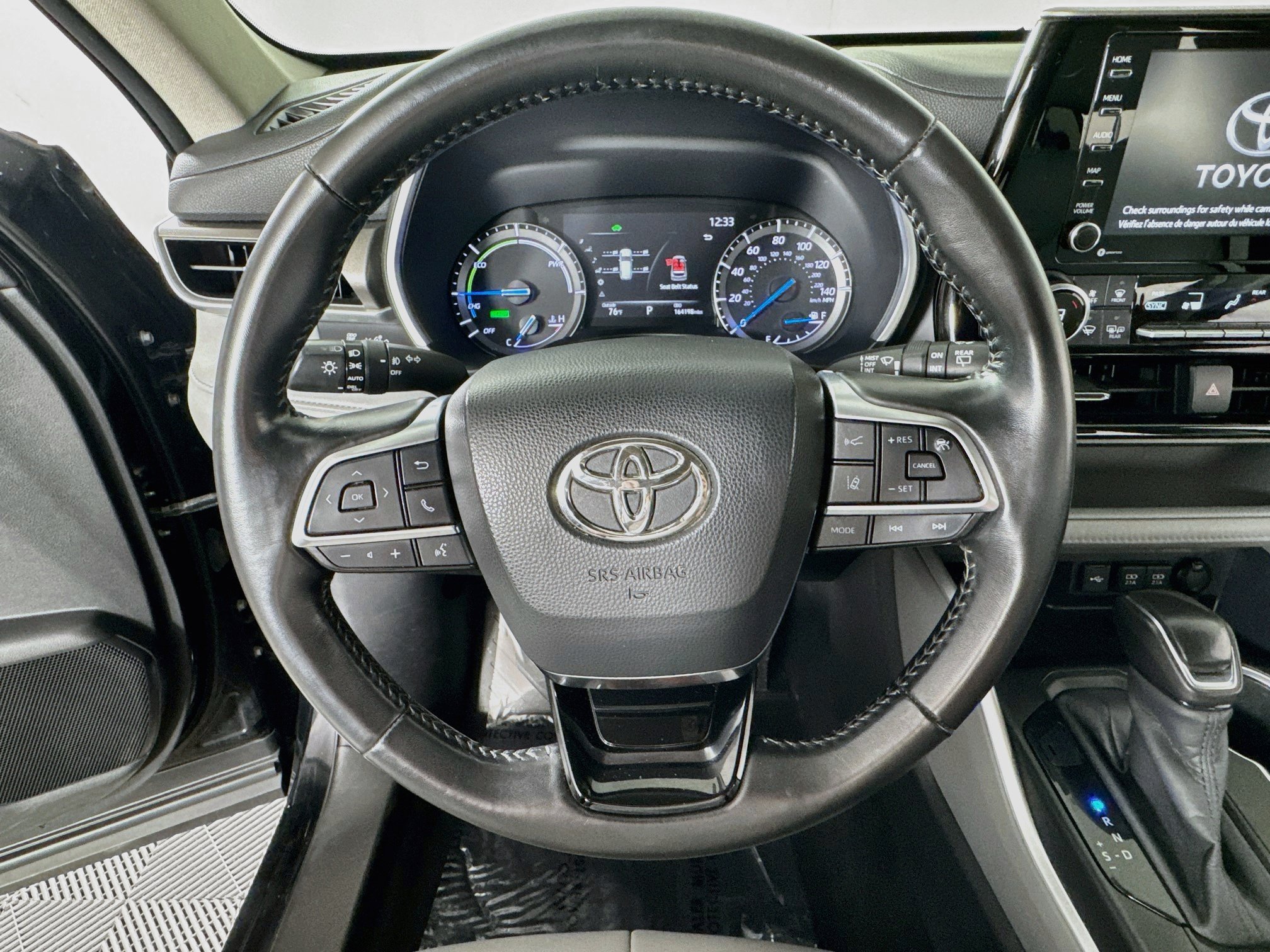Used 2020 Toyota Highlander XLE AWD/4WD image 13
