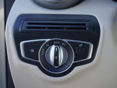 Used 2019 Mercedes-Benz GLC 300 image 33