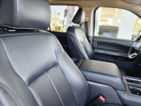Used 2024 Ford Expedition Max XLT image 14