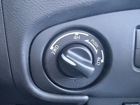 Certified 2023 Nissan Frontier SV w/ SV Convenience Package image 15