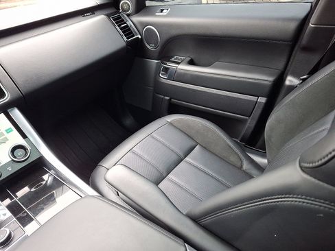 Used 2020 Land Rover Range Rover Sport HST image 19