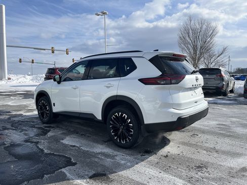 New 2026 Nissan Rogue SV image 7