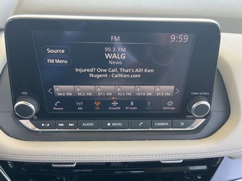 Used 2022 Nissan Rogue SV w/ SV Premium Package image 16