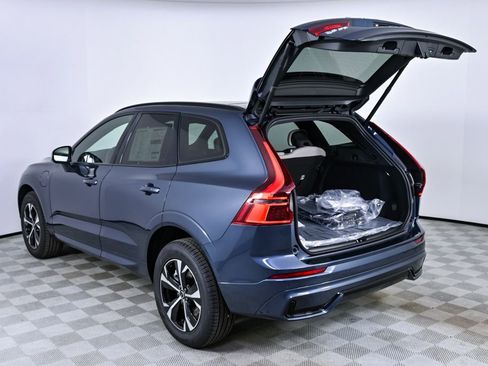 New 2026 Volvo XC60 T8 Core w/ Climate Package PRO AWD/4WD image 30