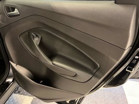 Used 2016 Ford Escape SE w/ SE Chrome Package FWD image 13