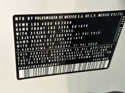 Used 2025 Volkswagen Taos SE w/ Panoramic Sunroof Package AWD/4WD image 27
