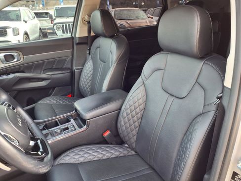 Used 2023 Kia Sorento SX Prestige image 13