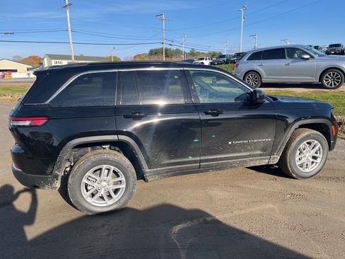 New 2025 Jeep Grand Cherokee Laredo X image 8