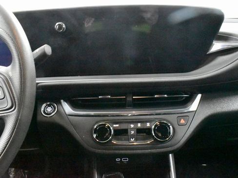 Used 2024 Buick Envista Preferred image 21