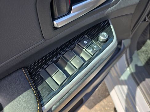 Certified 2025 Toyota Sienna XLE Woodland Edition AWD/4WD image 32