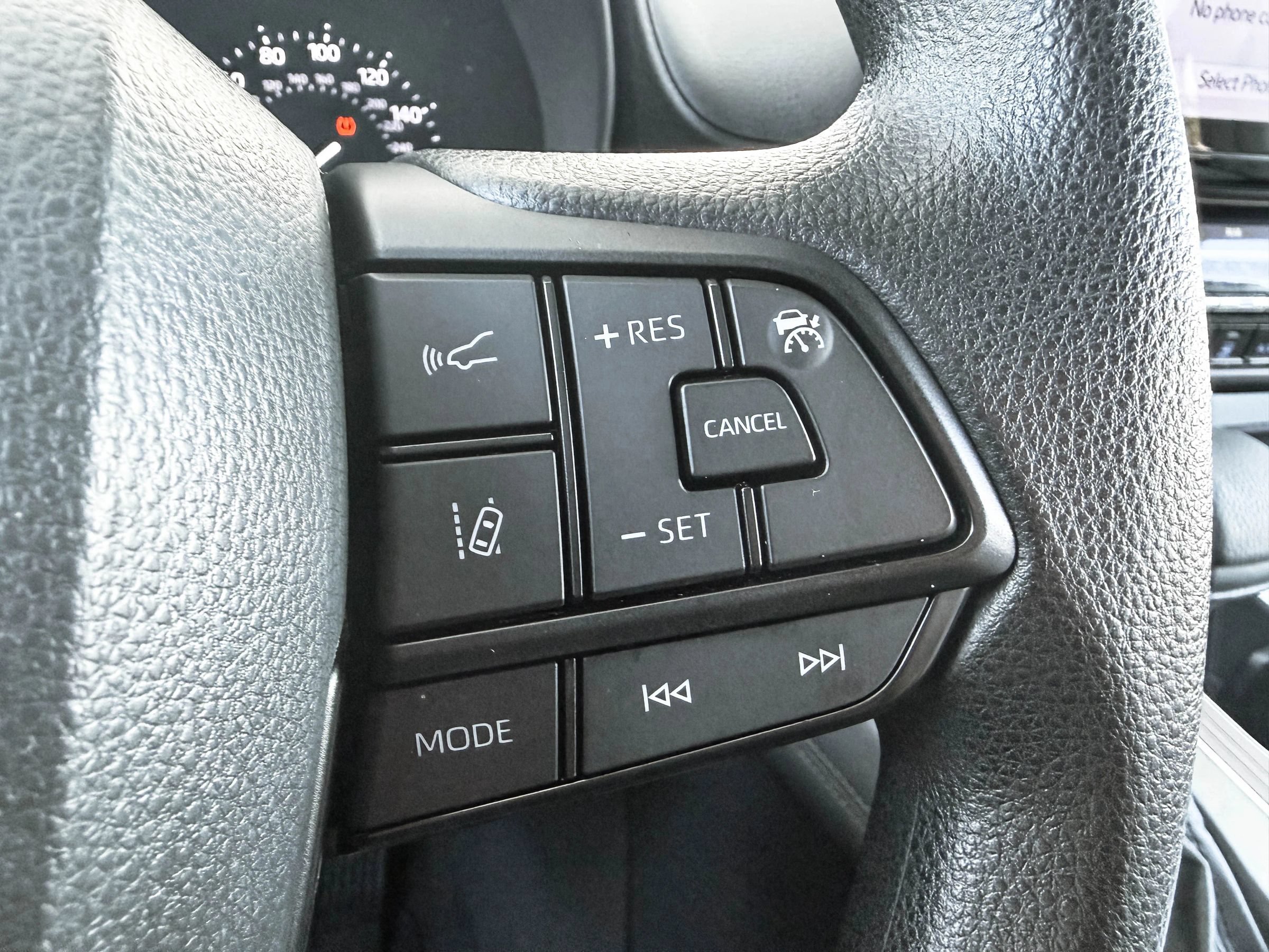 Used 2023 Toyota Sienna LE FWD image 22