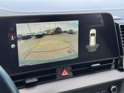 Used 2023 Kia Sportage EX image 8