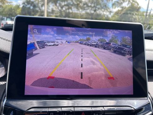 Used 2024 Jeep Compass Trailhawk image 15