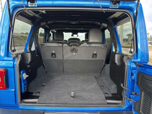 Used 2024 Jeep Wrangler Sahara image 8
