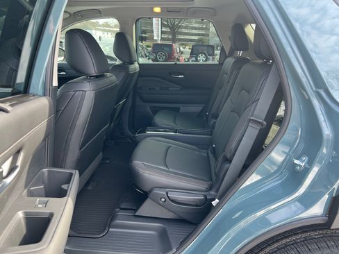 New 2026 Nissan Pathfinder SL image 29