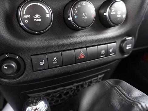 Used 2014 Jeep Wrangler Sahara w/ Dual Top Group image 19