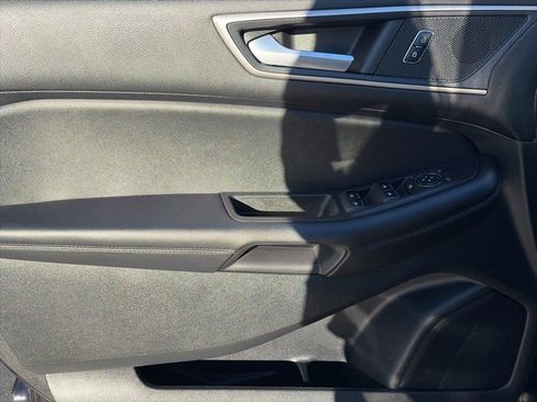 Used 2022 Ford Edge SEL w/ Convenience Package image 13