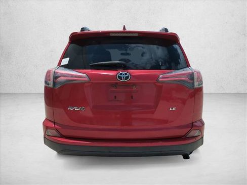 Used 2016 Toyota RAV4 LE FWD image 3