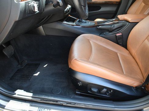 Used 2011 BMW 335i xDrive Sedan AWD/4WD image 15