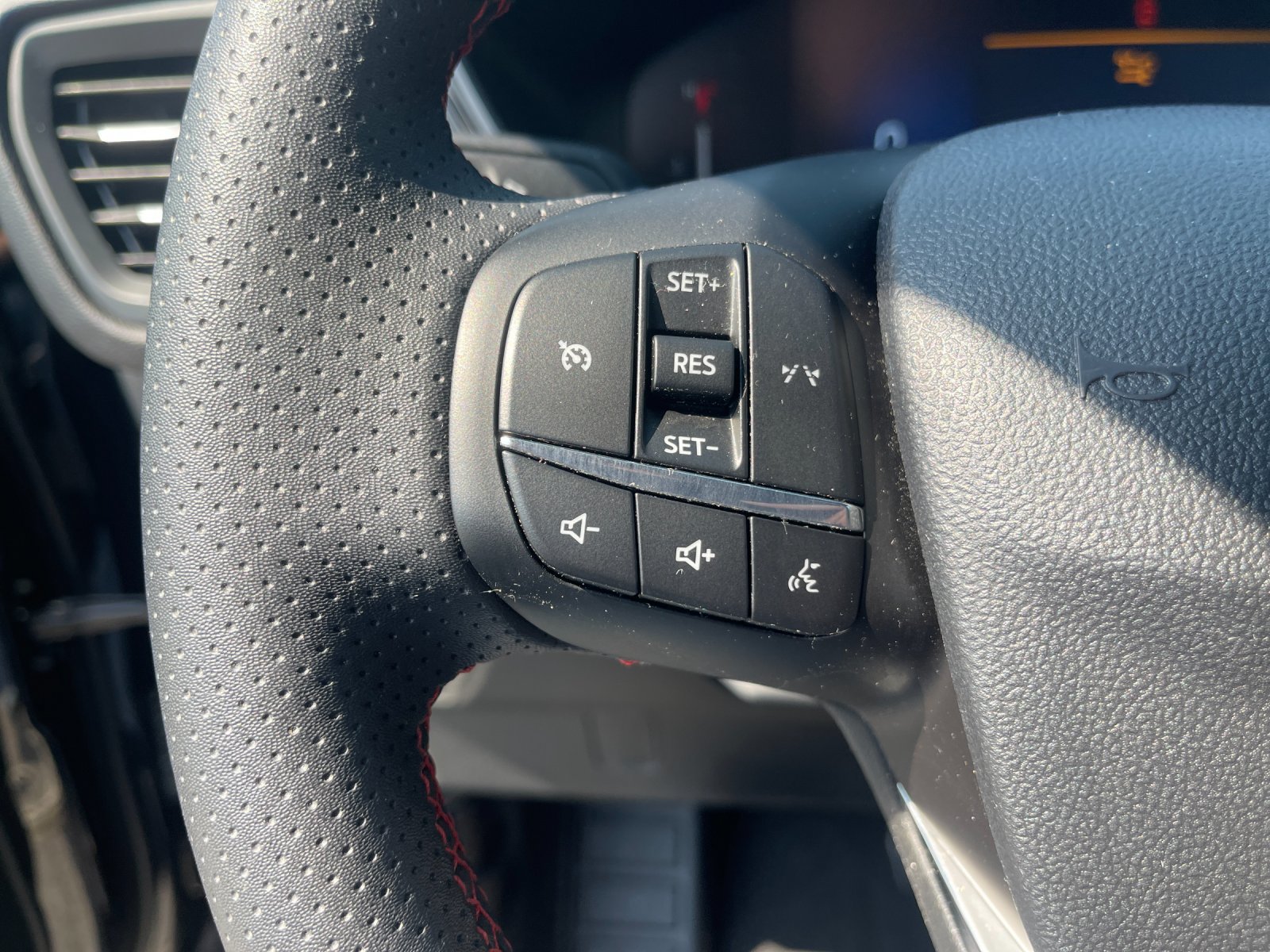 Used 2026 Ford Escape ST-Line AWD/4WD image 29