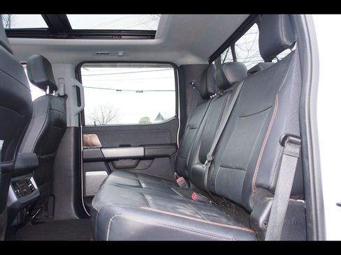 Used 2024 Ford F350 Lariat w/ Chrome Package image 19