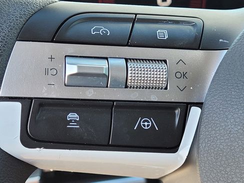 Certified 2025 Hyundai Tucson SE FWD image 31