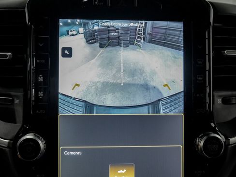 Used 2024 RAM 2500 Big Horn w/ Safety Group image 26