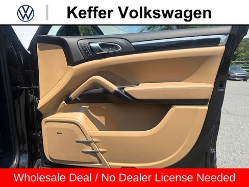 Used 2017 Porsche Cayenne S AWD/4WD image 34