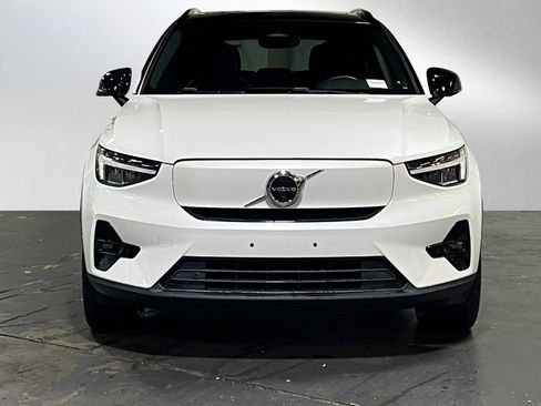 Used 2023 Volvo XC40 Recharge Plus AWD/4WD image 8