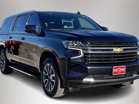 Used 2023 Chevrolet Suburban LT w/ LT Signature Plus Package image 1